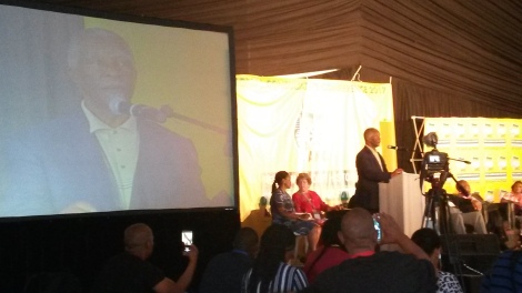Mbeki (ehemaliger Präsident) hält eine Rede